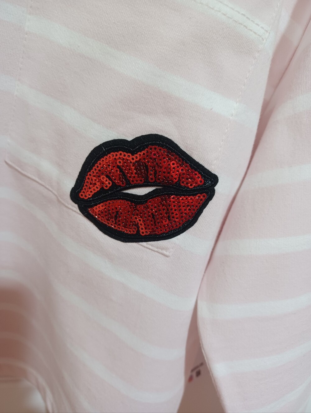 Madden Girl Light Pink & White Striped Long Sleeve Crop Top with Red Lip Patch - Picture 3 of 7